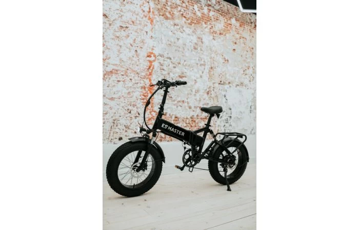 ES Master 250WATT Rock Wheel II Fatbike Glossy Black 1 ES Master 250WATT Rock Wheel II Fatbike Glossy Black