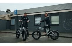 ES Master 250WATT Rock Wheel II Fatbike Nardo Grey 15 ES Master 250WATT Rock Wheel II Fatbike Nardo Grey -Fiets Serie Winkel maxresdefault